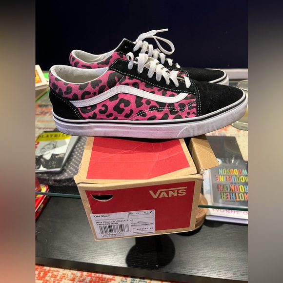 Men’s size 12 Vans. Pink leopard. - Picture 2 of 8
